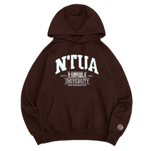 【新品早鳥限量100件！10/19陸續出貨】NTUA立體毛巾繡落肩帽T(建築款)_可可棕